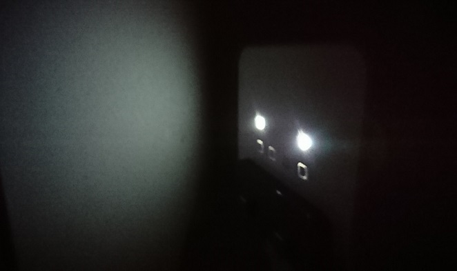 暗闇で光るウォータースタンド