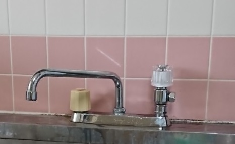 ウォータースタンドの設置3　分岐水栓を取り付けたところ