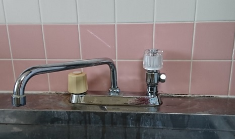 ウォータースタンドの水栓分岐して接続