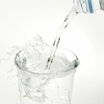 ミネラルウォーターが高い…どうすれば安く使っていける?