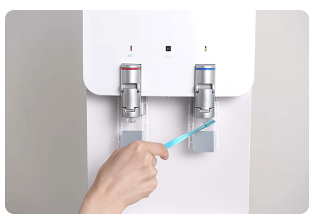 プレミアムウォーターの出水口の掃除