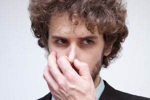 水道水が臭い…においが気になるときはどう対処すればいい？