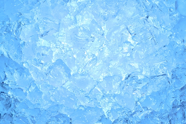 煮出した麦茶を冷やすための氷水