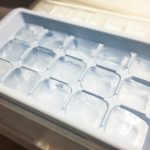 冷蔵庫の製氷機にカビ、そのままだと危険!対処法は?