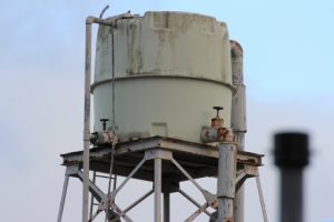 水道水　貯水槽