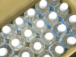 ウォーターサーバーとペットボトルのまとめ買いはどちらがお得？比較してみた結果は？