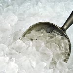 白い氷しか出来ないのはなぜ?聞けば納得の単純な理由とは?