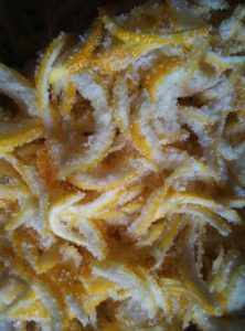 ゆず茶　砂糖をまぶす